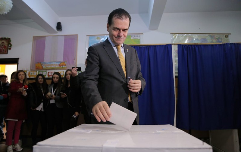 VIDEO | Ludovic Orban a votat în Dobroești la alegerile prezidențiale 2019. „Am votat pentru o Românie normală”