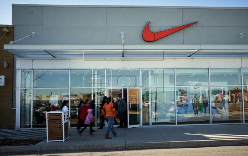 Măsuri dure. Pandemia de coronavirus închide marile magazine. Nike își trimite angajații acasă