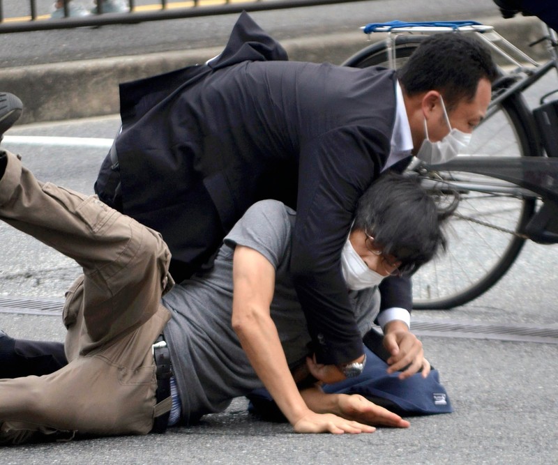 Un bărbat a fost reținut după ce Shinzo Abe a fost împușcat în timpul unui discurs Foto: Profimedia