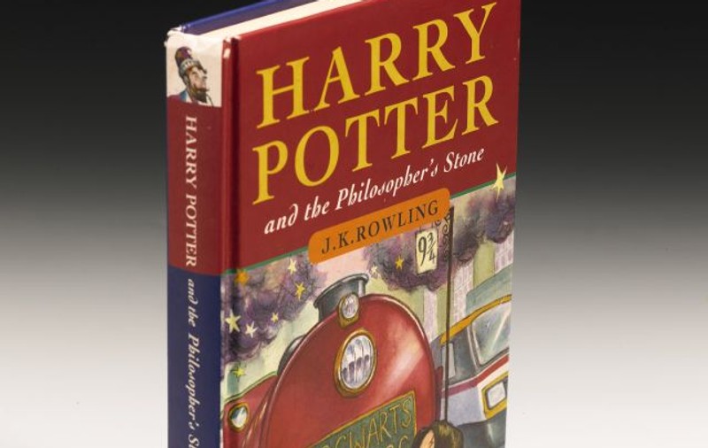Un exemplar din prima ediție «Harry Potter și Piatra Filozofală», vândut pentru o sumă uriașă  