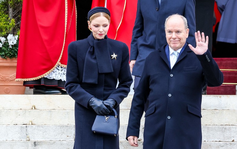 Un angajat concediat dezvăluie secrete întunecate ale Curții Princiare din Monaco și-l distruge pe prințul Albert