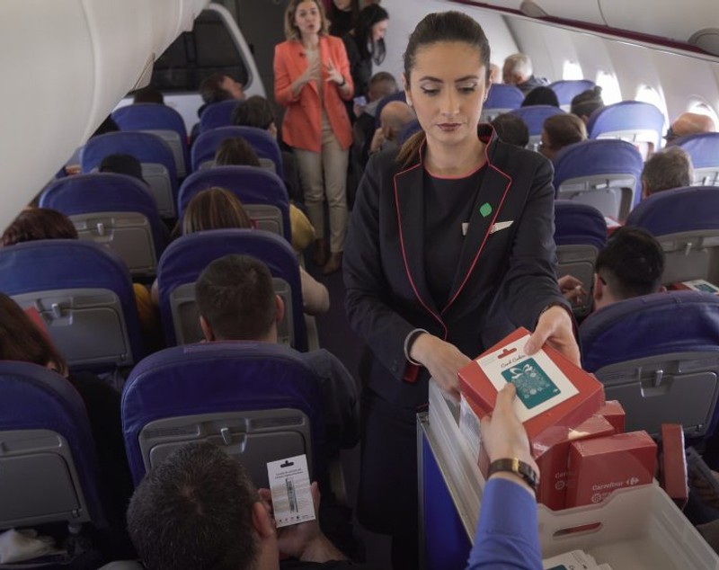 Dublă aniversare surpriză, la înălțime și la sol cu Poftim Brânza Românească și Deschidem Vinul Românesc