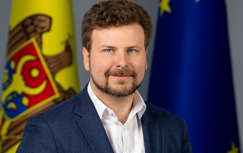 Manualele de matematică din Republica Moldova, traduse și adaptate după cele din Estonia. Ministrul Educației, Dan Perciun, explică de ce a ales această variantă