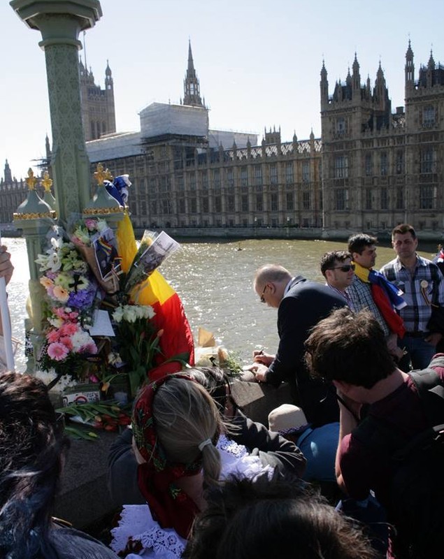 Omagiu pentru Andreea, românca ucisă în atacul din Londra, pe podul Westminster