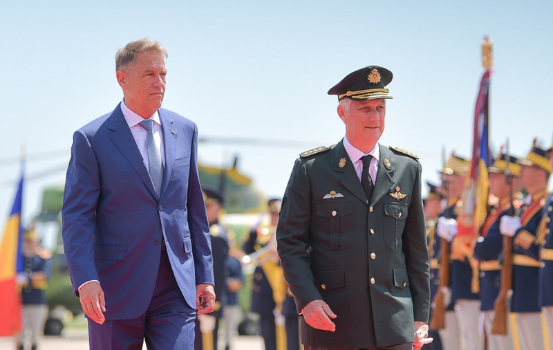 Regele Belgiei, în România. Președintele Iohannis l-a primit la Baza Mihail Kogălniceanu