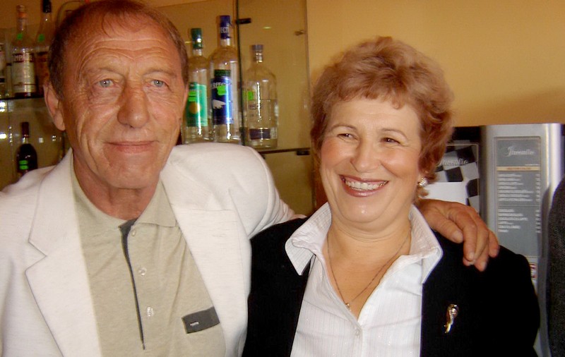Soţia Gica, ieri, când Gicu Dobrin ar fi împlinit 60 de ani: «Iubire până la exasperare»
