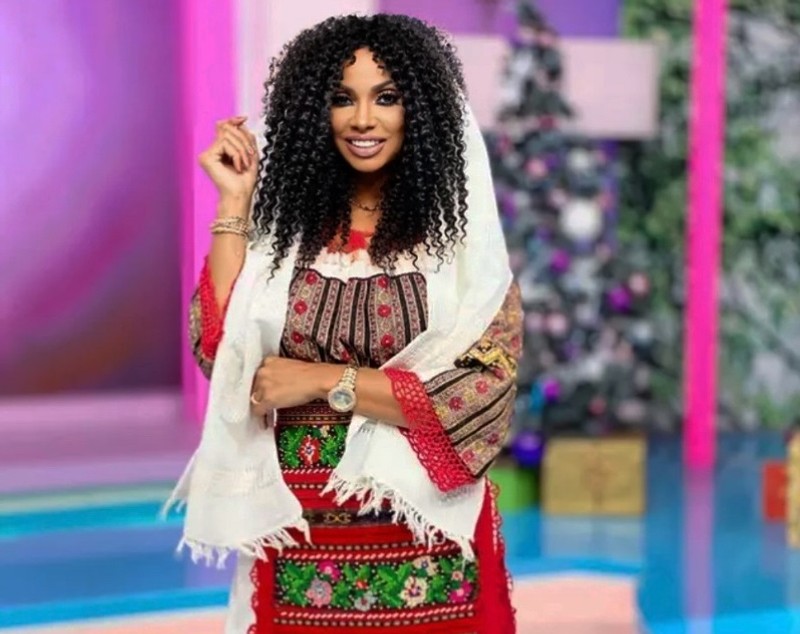 Laurette vrea ajutor de la stat pentru că e mamă singură: „Sunt zile în care nu avem bani”. Cu ce se ocupă fosta asistentă TV