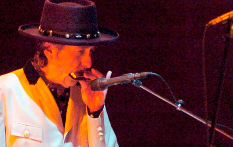 Bob Dylan şi-a anulat concertele din Asia