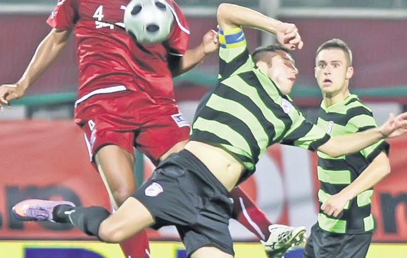 Rapid a spulberat pe Victoria Brăneşti, scor 7-1