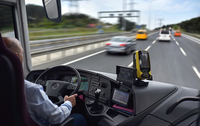 Șofer de autocar pe ruta România-Italia: „N-ar fi normal ca, dacă mă opresc din lucru, să mi se oprească și cheltuielile de acasă, cu întreținerea?!”