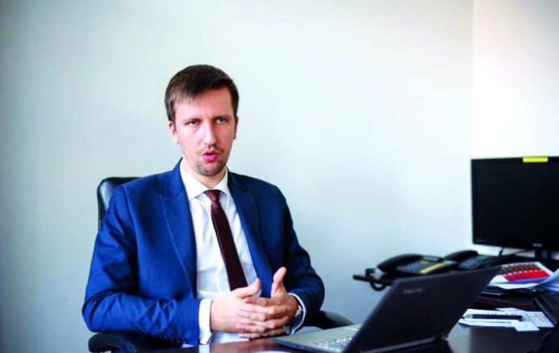 Victor Ponta strânge miniştri. Augustin Jianu: "PSD, un partid de diletanţi, de mafioţi fără limite"