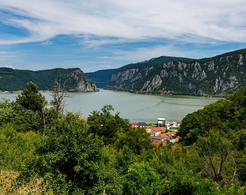 Cazanele Dunării - cum ajungi și ce obiective turistice poți vizita în zonă
