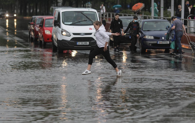 Vremea în perioada 20 aprilie - 17 mai 2026: ploi în toată ţara săptămâna viitoare. Cum va fi vremea în minivacanţa de 1 Mai