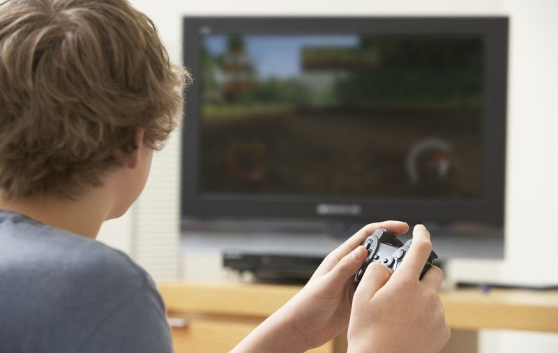 Un gamer a ameninţat că aruncă un avion în aer