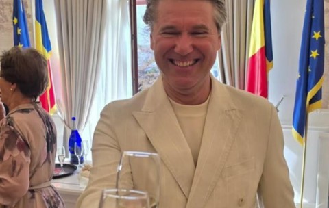 Imagini din culisele nunții lui Florin Răducioiu. Ce rochie interesantă a avut partenera lui