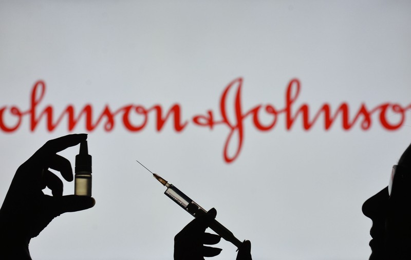 SUA: Vaccinul anti-Covid produs de Johnson & Johnson, eficiență cuprinsă între 81,7%  și 87,6%. Când ar putea ajunge serul în România