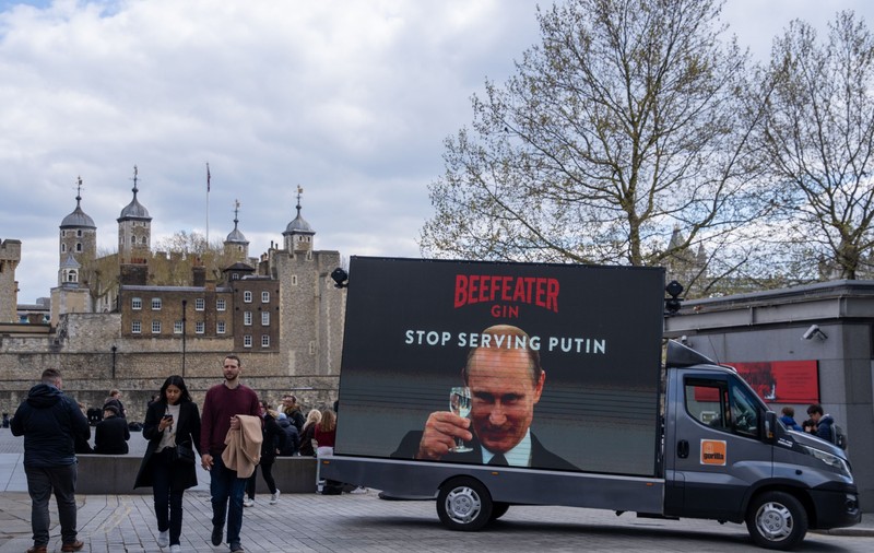 Rușii rămân fără o serie de băuturi premium. Gigantul francez Pernod Ricard își anunță retragerea completă de pe piața rusă