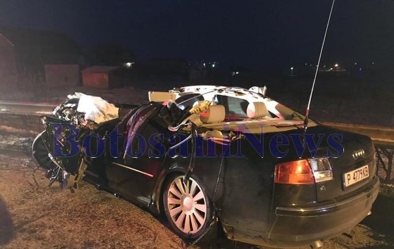 Accident înfiorător în județul Botoșani. Un tânăr, pasager într-o mașină, a murit nevinovat după ce șoferul a lovit o remorcă / FOTO&VIDEO