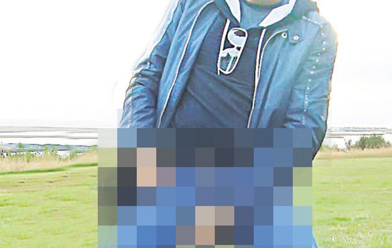 Bote, în cea mai obscenă fotografie din viaţa sa. E complet lipsit de ruşine! FOTO