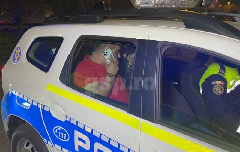 Ionel Ganea, urcat în maşina Poliţiei înainte de România - Irlanda de Nord. A fost lăsat apoi fără permis timp de 30 de zile