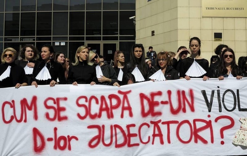 Cum au ajuns rasismul și sexismul scuze pentru ca statul român să nu mai aplice legea în cazuri de violență sexuală asupra fetelor