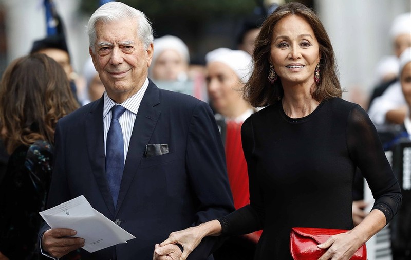 Scriitorul Mario Vargas Llosa s-a despărțit „definitiv” de Isabel Preysler, mama lui Enrique Iglesias