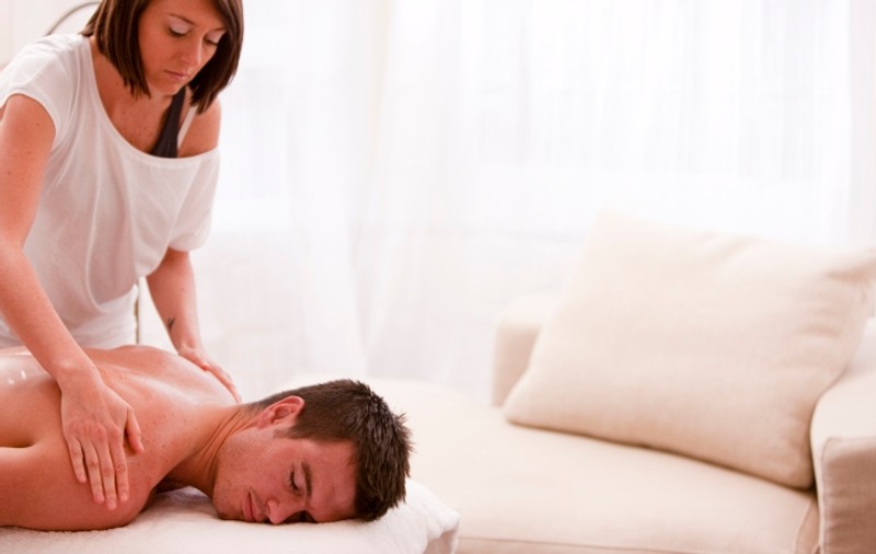 Masajul cu ulei de portocale vă relaxează