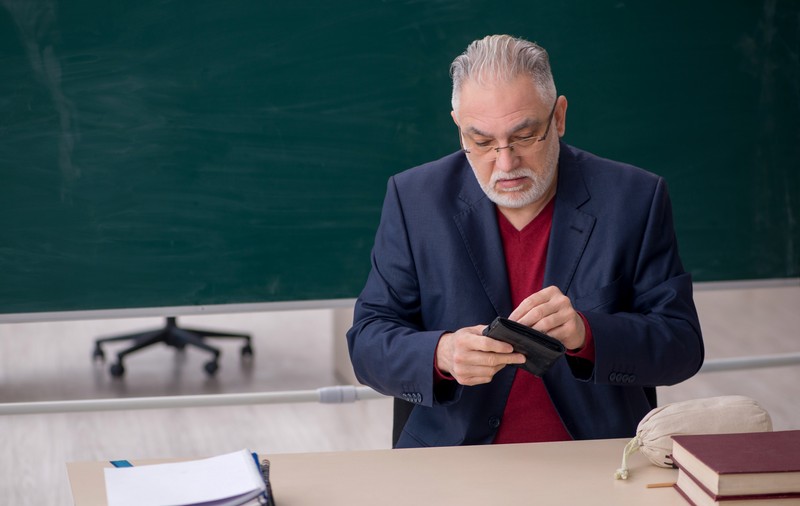 Profesorii vor primi puncte în plus la gradația de merit. Ce condiție trebuie să îndeplinească