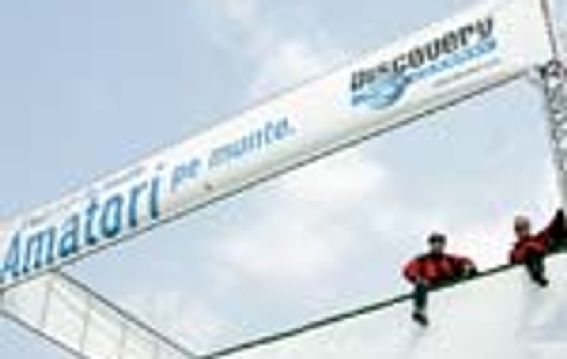 Alpinistii izolati pe cub vor primi Lumina