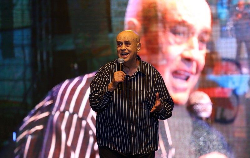 VIDEO/ Benone Sinulescu, concert în lacrimi. A cântat în memoria mamei sale