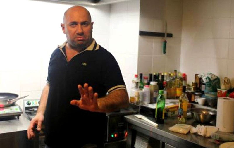Chef Scărlătescu dezvăluie ce are în frigider. De mâncare, prea puțin