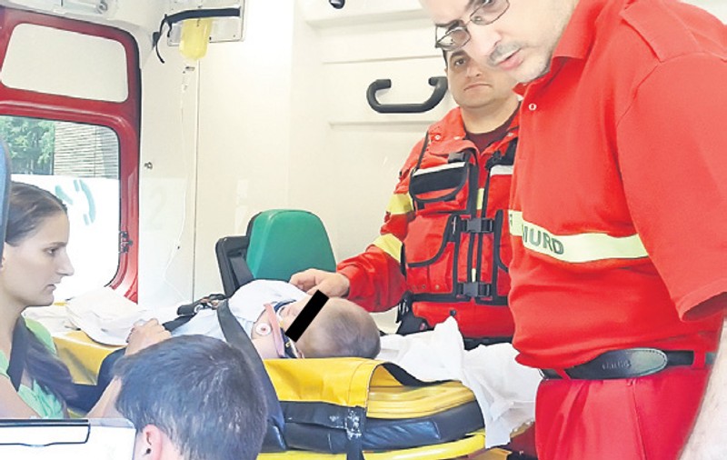 Incredibil! Un copil de doi ani din Arad a căzut de la etajul patru şi a supraviețuit