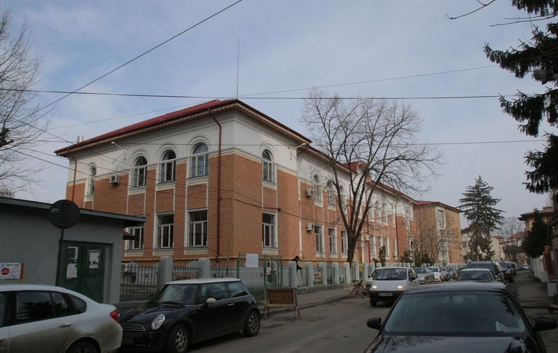 Eleve de liceu, terorizate de un coleg: „Eram în baia școlii!” Consiliul Municipal al Elevilor acuză autoritățile de indiferență
