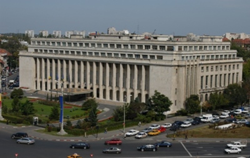 Nu toate instituţiile publice vor acorda bonuri de masă în 2009