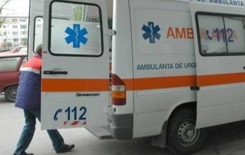 Accident grav în Sibiu. O tânără de 22 de ani a murit după ce maşina în care se afla a intrat într-un TIR