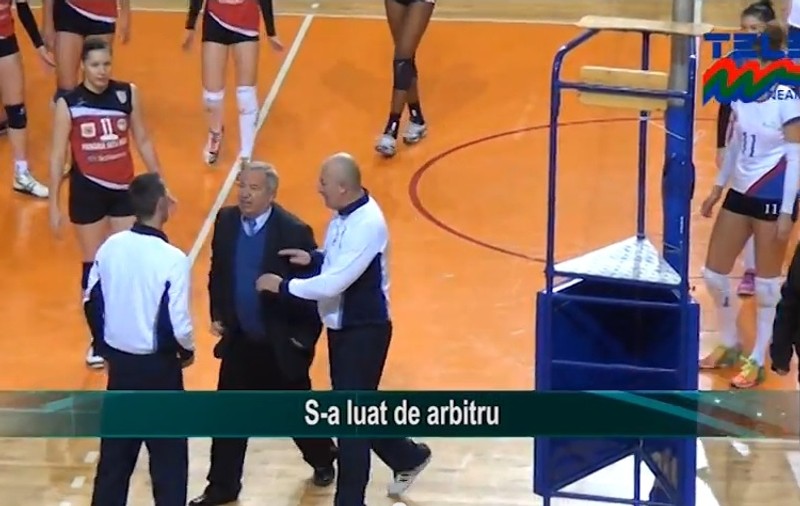 Se întâmplă în România: preşedintele a BĂTUT arbitrul! / VIDEO INCREDIBIL