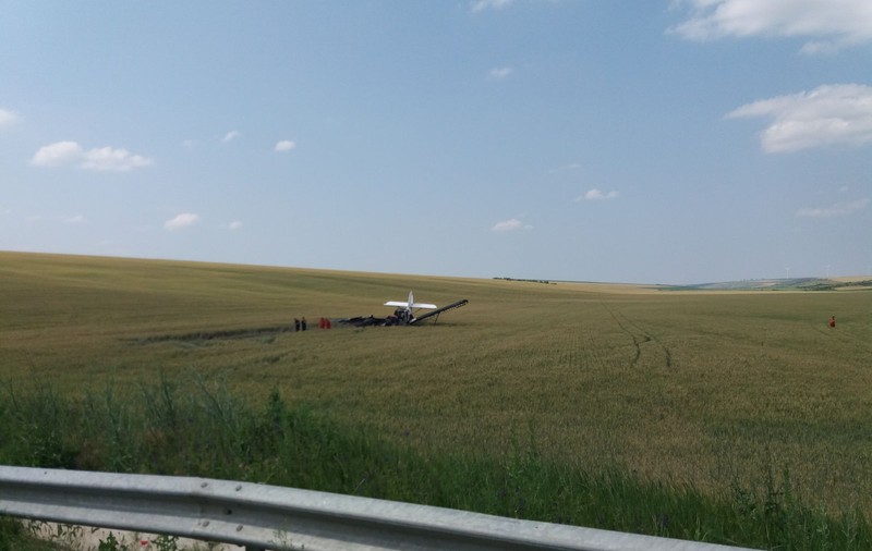 Procurorii au deschis dosar penal în cazul accidentului aviatic din județul Galați. Ce spune șoferul camionului lovit de avion