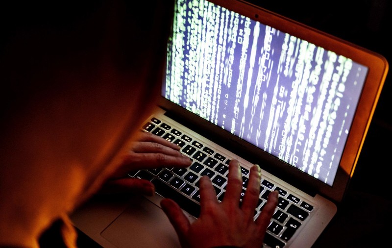 Criticii guvernului naționalist al Serbiei, spionați cu programe speciale militare de piratare a telefoanelor