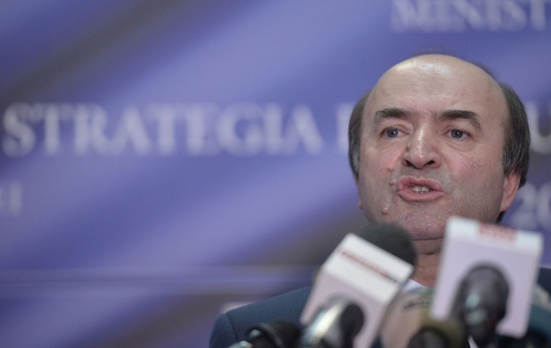 Tudorel Toader a cerut verificarea a doi notari din Sibiu în legătură cu o casă a lui Iohannis