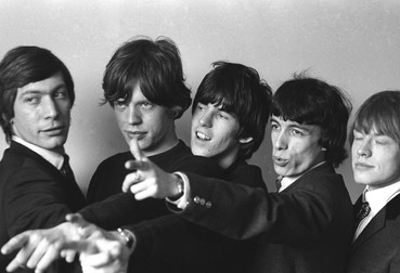 De la stânga la dreapta, Charlie Watts, Mick Jagger, Keith Richards, Bill Wyman și Brian Jones, în anii ’60. Foto: Profimedia