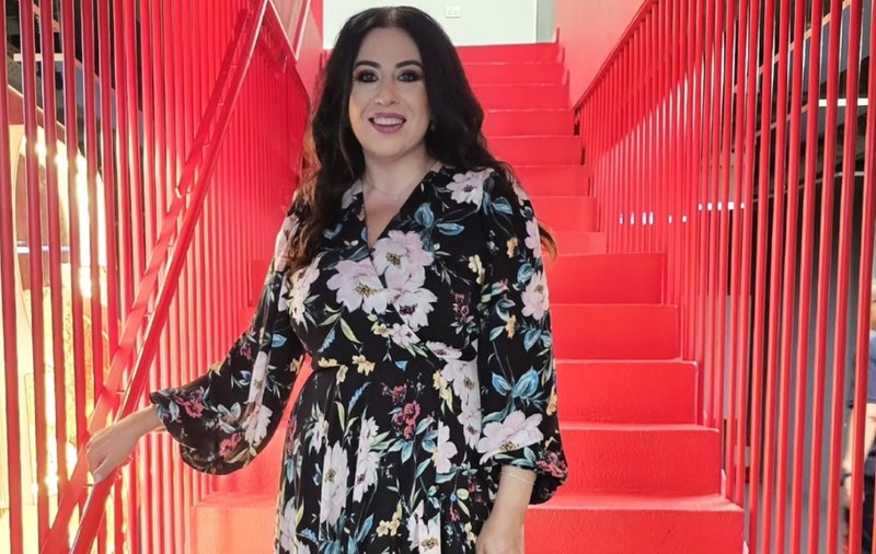 Oana Roman, schimb de replici cu polițiștii din cauza unui stâlp în flăcări: „Au urlat la mine să îi las în pace!”