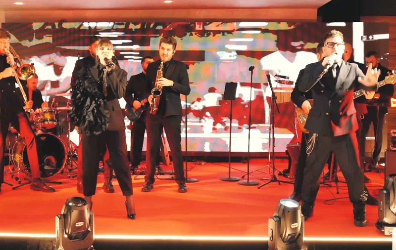 Yolo Band, show de excepție la Gala Premiilor TVMania 2025. Cine sunt artiștii care au făcut show printre vedetele TV