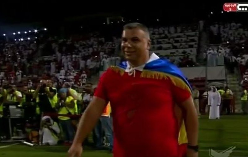 Cosmin Olăroiu, şeic în Emiratele Arabe Unite. Tehnicianul român a petrecut cu fast, după titlul luat cu Al Ahli