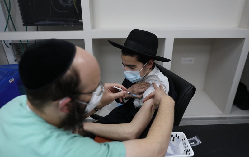 Israelul a vaccinat cu ambele doze de ser anti-COVID aproape 60% din populaţie