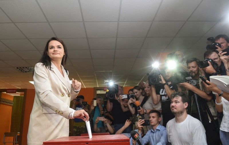 Svetlana Tihanovskaia, pe lista cu persoane căutate și de Belarus. Este acuzată de apeluri la insurecţie