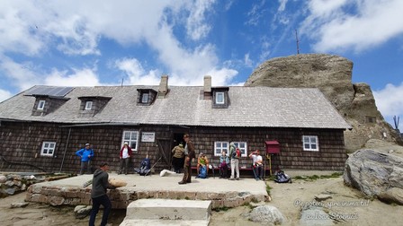 Cabana Omu s-a redeschis! Ce meniu pregătește un fost șef bucătar din Europa