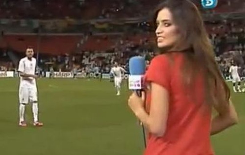 Un fotbalist francez a dat în Sara Carbonero, de față cu iubitul ei, Casillas | VIDEO