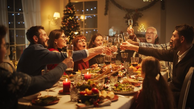 Masă de Crăciun alături de familie este o tradiție răspândită în mai multe colțuri ale lumii. Imagine cu carcater ilustrativ. Foto: Shutterstock