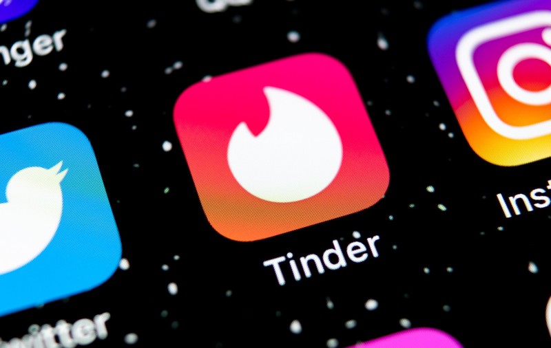 Aplicațiile Tinder, WhatsApp și Snapchat, amendate în Rusia. Ce lege ar fi încălcat cele trei mari companii americane