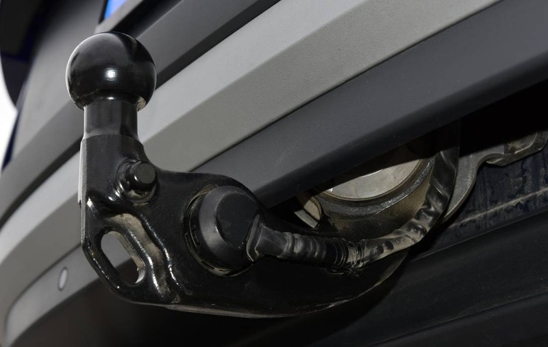 Legislația privind cârligul auto de remorcare în 2025. Ai voie să-l ții montat dacă nu tractezi nimic?